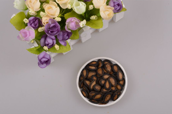 西瓜子吃多少合適 西瓜子有毒素嗎 西瓜子吃多少合適 西瓜子有毒素嗎