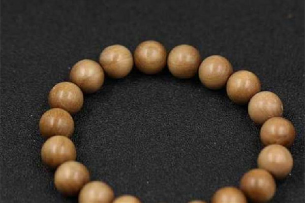 檀香手串一般多少錢 檀香手串有收藏價(jià)值嗎 檀香手串一般多少錢 檀香手串有收藏價(jià)值嗎