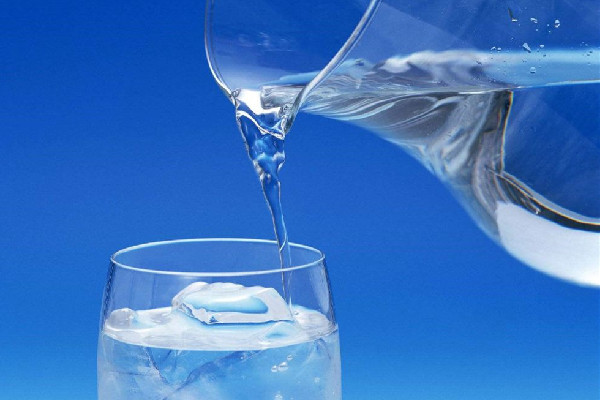 淡鹽水要放多少鹽 淡鹽水放一晚上能喝嗎 淡鹽水要放多少鹽 淡鹽水放一晚上能喝嗎