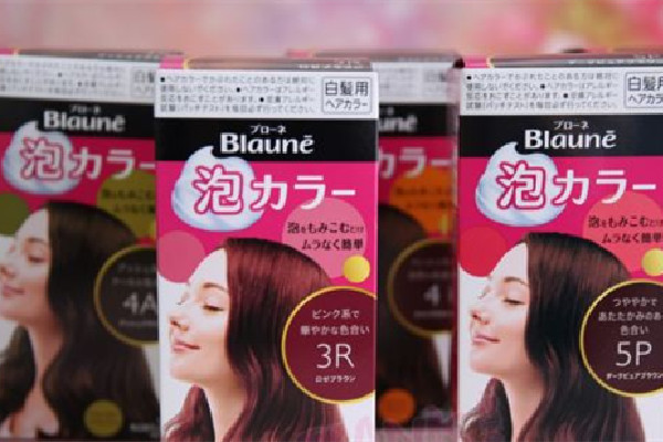 泡泡染發(fā)劑和普通染發(fā)劑哪個好 泡泡染發(fā)劑和染發(fā)膏哪個傷害大 泡泡染發(fā)劑和普通染發(fā)劑哪個好 泡泡染發(fā)劑和染發(fā)膏哪個傷害大