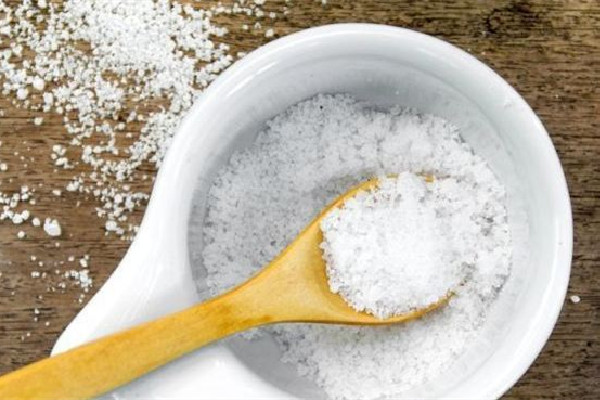 淡鹽水要什么時候喝比較好 淡鹽水可以空腹喝嗎 淡鹽水要什么時候喝比較好 淡鹽水可以空腹喝嗎