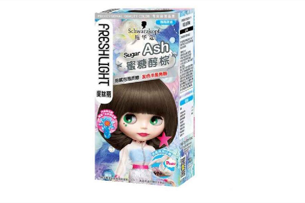 泡泡染發(fā)劑和普通染發(fā)劑哪個好 泡泡染發(fā)劑和染發(fā)膏哪個傷害大 泡泡染發(fā)劑和普通染發(fā)劑哪個好 泡泡染發(fā)劑和染發(fā)膏哪個傷害大