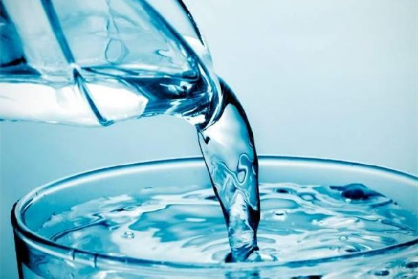 淡鹽水有殺菌作用嗎 淡鹽水對(duì)喉嚨可以消炎嗎 淡鹽水有殺菌作用嗎 淡鹽水對(duì)喉嚨可以消炎嗎