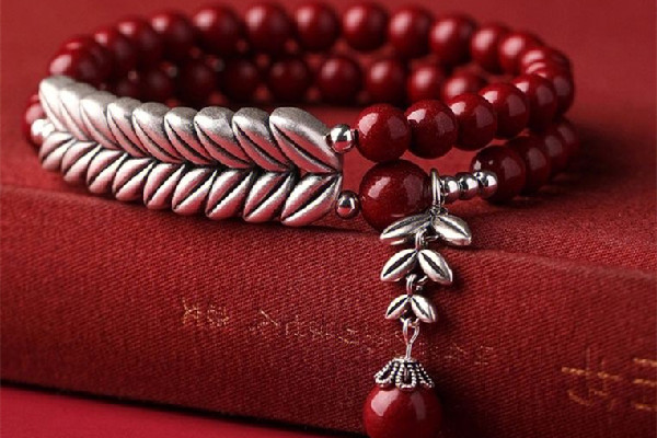 朱砂手串有什么寓意 朱砂手串適合什么人戴 朱砂手串有什么寓意 朱砂手串適合什么人戴