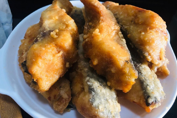 炸魚塊有腥味怎么辦 炸魚塊去腥方法 炸魚塊有腥味怎么辦 炸魚塊去腥方法