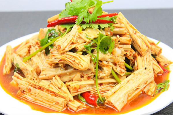 眾人戶(hù)外吃席8個(gè)涼菜被凍成“硬菜” 涼菜是哪里的特色 眾人戶(hù)外吃席8個(gè)涼菜被凍成“硬菜” 涼菜是哪里的特色