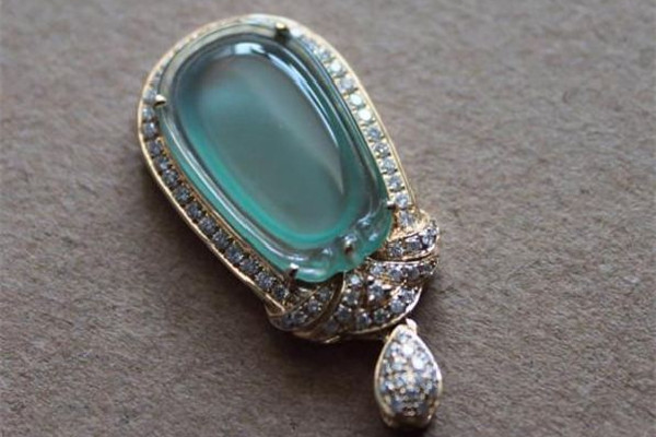 藍水翡翠有收藏價值嗎 藍水翡翠多少錢 藍水翡翠有收藏價值嗎 藍水翡翠多少錢