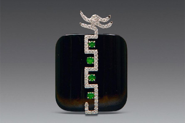 墨翠的寓意和象征 墨翠適合多大年齡戴 墨翠的寓意和象征 墨翠適合多大年齡戴