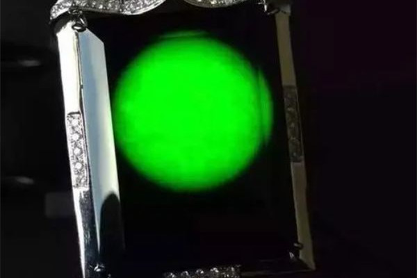 墨翠可以辟邪嗎 墨翠對身體有好處嗎 墨翠可以辟邪嗎 墨翠對身體有好處嗎