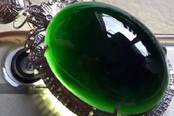 墨翠是什么檔次的翡翠 墨翠和翡翠哪個值錢價格高 墨翠是什么檔次的翡翠 墨翠和翡翠哪個值錢價格高