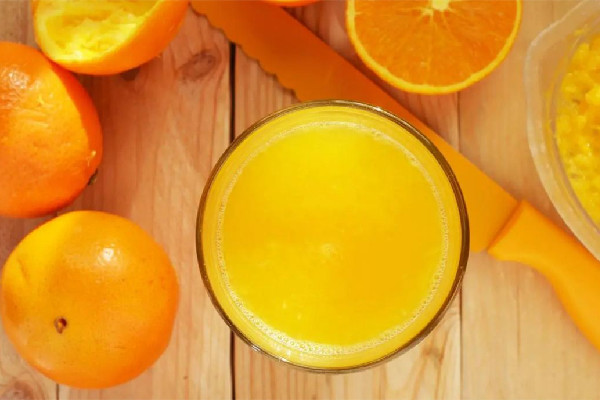 鮮榨橙汁怎么保存時(shí)間久一點(diǎn) 鮮榨橙汁可以放多久 鮮榨橙汁怎么保存時(shí)間久一點(diǎn) 鮮榨橙汁可以放多久