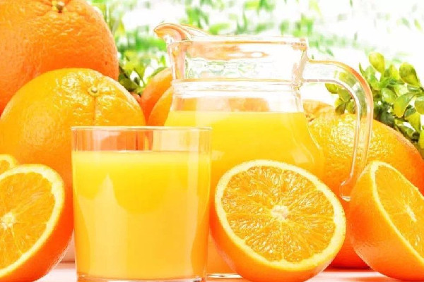 鮮榨橙汁怎么保存時(shí)間久一點(diǎn) 鮮榨橙汁可以放多久 鮮榨橙汁怎么保存時(shí)間久一點(diǎn) 鮮榨橙汁可以放多久