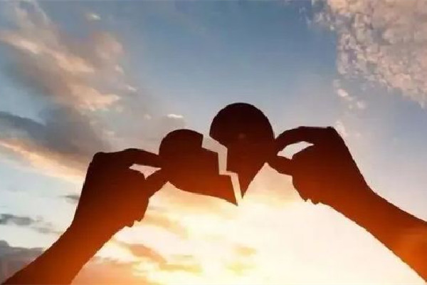 丈夫給情人轉(zhuǎn)賬20萬(wàn)元被原配追回 老公出軌送出去的財(cái)物能要回來(lái)嗎