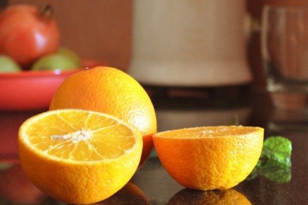 橙子吃多了皮膚變黃是真的嗎 橙子對(duì)皮膚的作用 橙子吃多了皮膚變黃是真的嗎 橙子對(duì)皮膚的作用