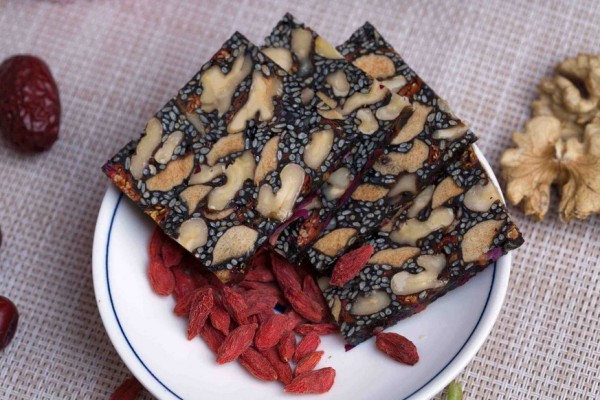 阿膠糕的功效和作用 阿膠糕可以提高免疫力嗎 阿膠糕的功效和作用 阿膠糕可以提高免疫力嗎