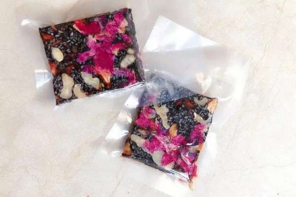 阿膠糕要用黃酒提前泡嗎 阿膠糕可以直接嚼著吃嗎 阿膠糕要用黃酒提前泡嗎 阿膠糕可以直接嚼著吃嗎