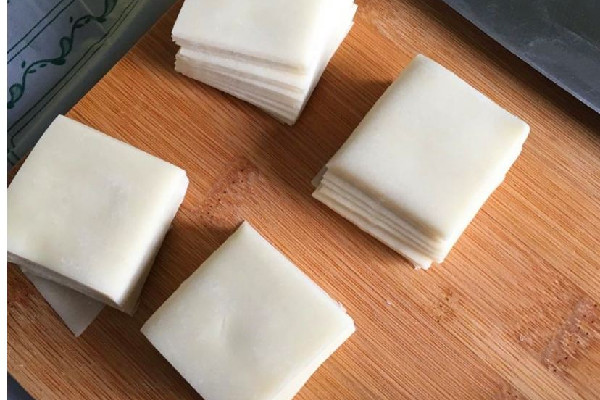 餛飩皮上有小黑點(diǎn)是怎么回事 餛飩皮有黑點(diǎn)點(diǎn)還能吃嗎 餛飩皮上有小黑點(diǎn)是怎么回事 餛飩皮有黑點(diǎn)點(diǎn)還能吃嗎