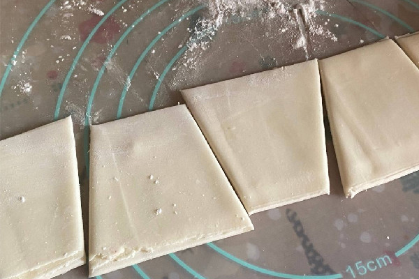 餛飩皮上有小黑點(diǎn)是怎么回事 餛飩皮有黑點(diǎn)點(diǎn)還能吃嗎 餛飩皮上有小黑點(diǎn)是怎么回事 餛飩皮有黑點(diǎn)點(diǎn)還能吃嗎