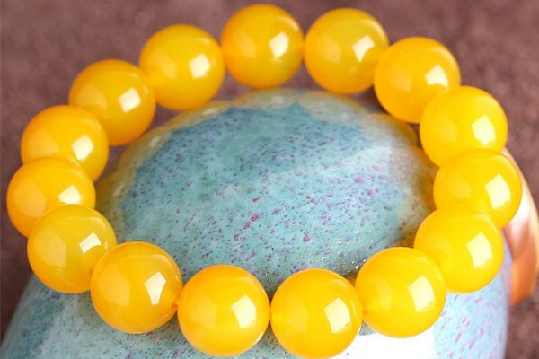 黃瑪瑙適合女生戴嗎 黃瑪瑙和什么搭配最好 黃瑪瑙適合女生戴嗎 黃瑪瑙和什么搭配最好