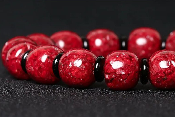 紫金朱砂有辟邪的作用嗎 紫金朱砂可以長期佩戴嗎 紫金朱砂有辟邪的作用嗎 紫金朱砂可以長期佩戴嗎