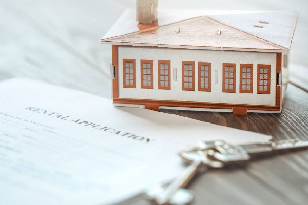 丈夫去世前轉(zhuǎn)給前女同事100萬 夫妻財(cái)產(chǎn)是共有的嗎 丈夫去世前轉(zhuǎn)給前女同事100萬 夫妻財(cái)產(chǎn)是共有的嗎