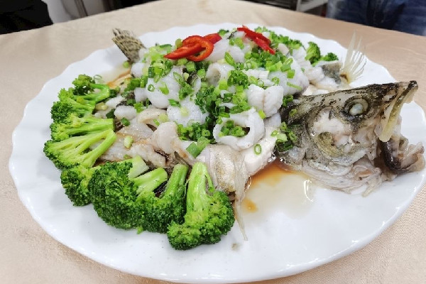 蒸桂花魚是冷水還是熱水 蒸桂花魚用大火還是小火 蒸桂花魚是冷水還是熱水 蒸桂花魚用大火還是小火