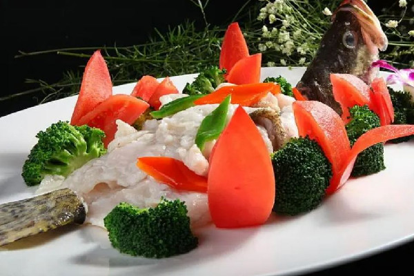 蒸桂花魚是冷水還是熱水 蒸桂花魚用大火還是小火 蒸桂花魚是冷水還是熱水 蒸桂花魚用大火還是小火