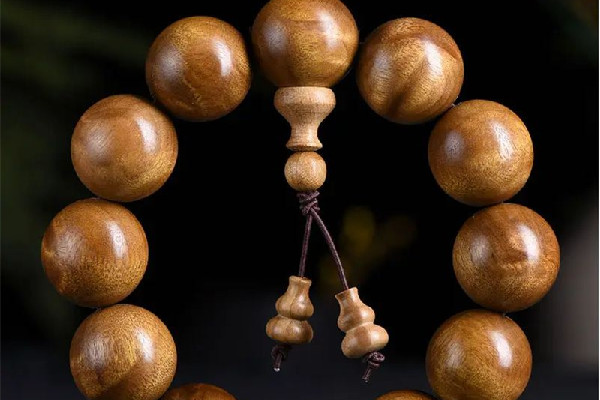 金絲楠木手串是不是很輕 金絲楠木手串會不會沉水 金絲楠木手串是不是很輕 金絲楠木手串會不會沉水