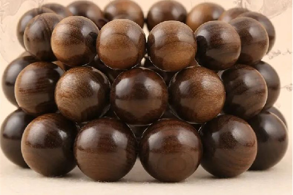 金絲楠木手串香味會一直有嗎 金絲楠木手串香味是淡淡的還是濃的 金絲楠木手串香味會一直有嗎 金絲楠木手串香味是淡淡的還是濃的