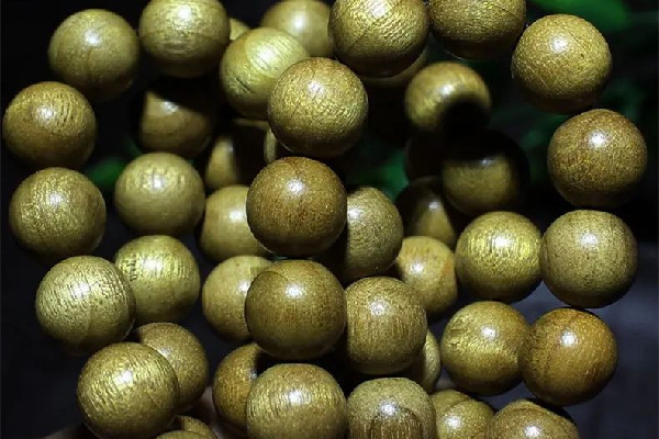 金絲楠木手串怎么辨認(rèn) 金絲楠木手串有假的嗎 金絲楠木手串怎么辨認(rèn) 金絲楠木手串有假的嗎