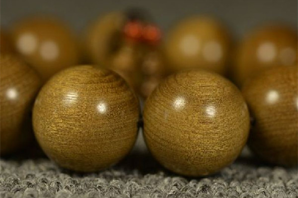 金絲楠木手串怎么盤玩 金絲楠木手串盤多久才有包漿 金絲楠木手串怎么盤玩 金絲楠木手串盤多久才有包漿