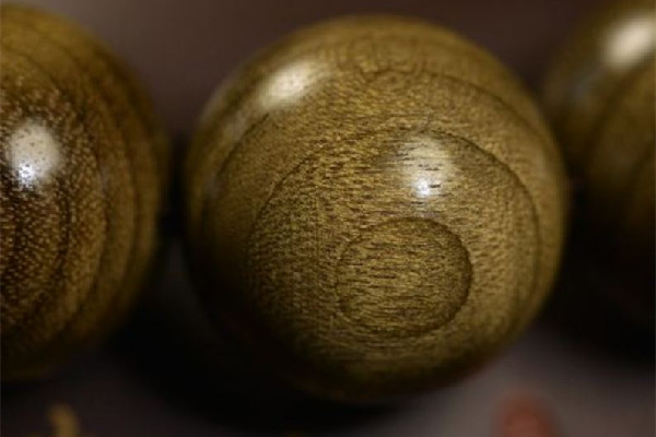 金絲楠木手串怎么盤玩 金絲楠木手串盤多久才有包漿 金絲楠木手串怎么盤玩 金絲楠木手串盤多久才有包漿