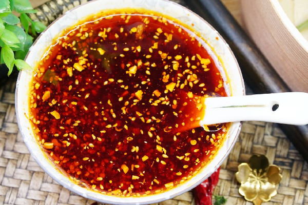 辣椒油的比例是多少 辣椒油為什么要分三次澆油 辣椒油的比例是多少 辣椒油為什么要分三次澆油