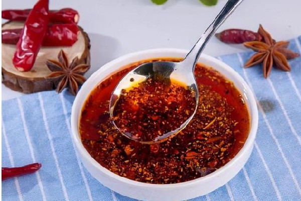 辣椒油用粗辣椒面還是細(xì)辣椒面 辣椒油用什么辣椒最香 辣椒油用粗辣椒面還是細(xì)辣椒面 辣椒油用什么辣椒最香