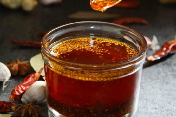 辣椒油放什么顏色更紅 辣椒油放什么增香 辣椒油放什么顏色更紅 辣椒油放什么增香