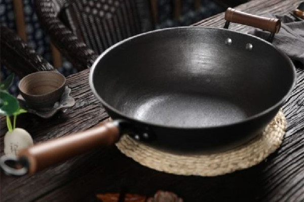 生鐵鍋生銹了怎么辦 生鐵鍋生銹了煮菜會影響身體嗎 生鐵鍋生銹了怎么辦 生鐵鍋生銹了煮菜會影響身體嗎