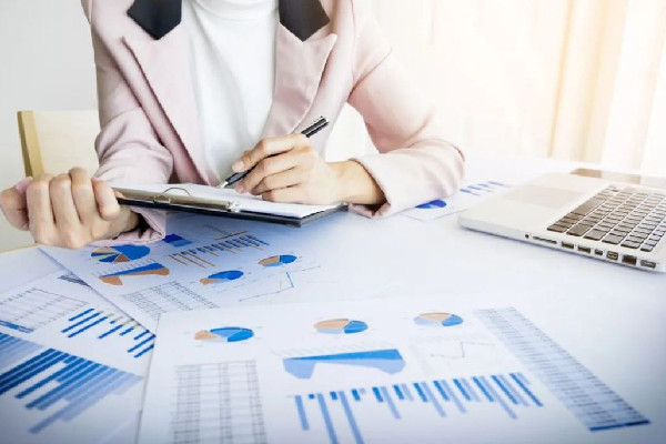 專家稱成年人有權(quán)做個廢物 年輕人做什么工作有前途 專家稱成年人有權(quán)做個廢物 年輕人做什么工作有前途