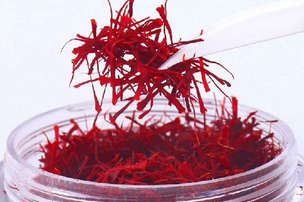 藏紅花是哪里產(chǎn)的 藏紅花買伊朗的好還是西藏的 藏紅花是哪里產(chǎn)的 藏紅花買伊朗的好還是西藏的