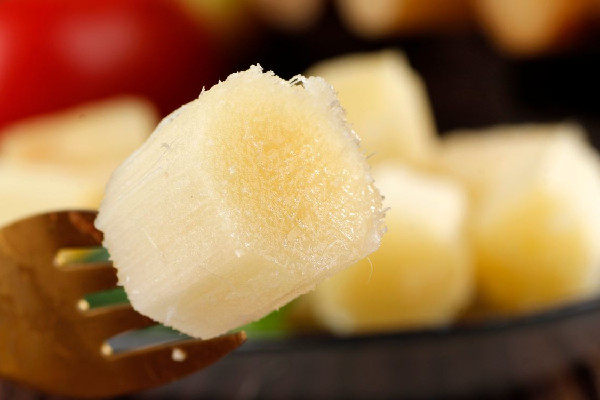 甘蔗煮水喝有什么樣的功效和作用 甘蔗煮水能治咳嗽嗎 甘蔗煮水喝有什么樣的功效和作用 甘蔗煮水能治咳嗽嗎