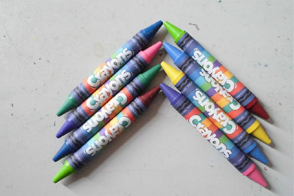 蠟筆要用什么紙畫出來好看看 蠟筆可以畫在黑板上嗎 蠟筆要用什么紙畫出來好看看 蠟筆可以畫在黑板上嗎