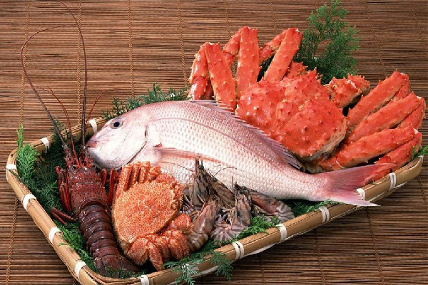 女子吃海鮮腹痛就醫(yī)出院當(dāng)天死亡 海鮮吃多了對身體有什么影響 女子吃海鮮腹痛就醫(yī)出院當(dāng)天死亡 海鮮吃多了對身體有什么影響