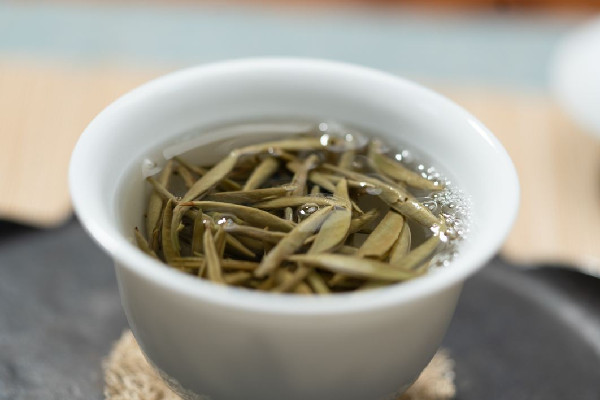 白毫銀針多少錢(qián)一斤2023年 白毫銀針屬于什么檔次