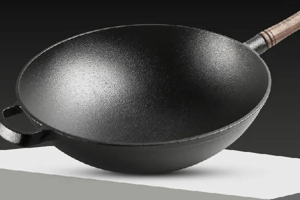 鑄鐵鍋的涂層掉了還能用嗎 鑄鐵鍋可以用多少年 鑄鐵鍋的涂層掉了還能用嗎 鑄鐵鍋可以用多少年