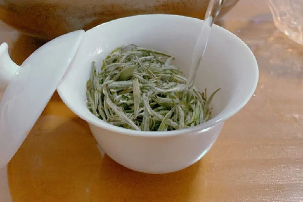 白毫銀針喝起來什么味道 白毫銀針會回甘嗎 白毫銀針喝起來什么味道 白毫銀針會回甘嗎