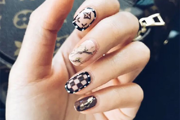 甲油膠縮膠是質(zhì)量問(wèn)題嗎 甲油膠買什么牌子好