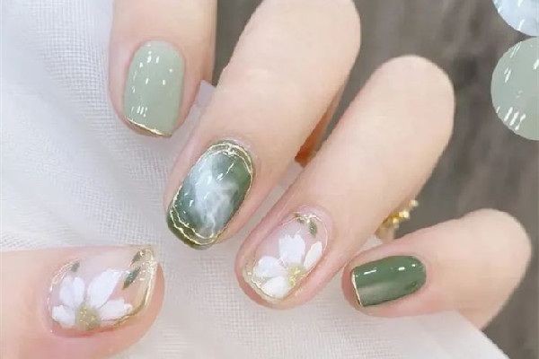 美甲建構(gòu)要照燈照多久 美甲建構(gòu)不平的地方可以磨嗎 美甲建構(gòu)要照燈照多久 美甲建構(gòu)不平的地方可以磨嗎