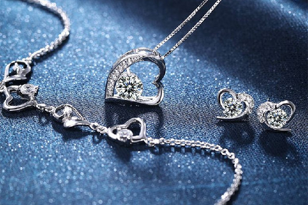 925銀是鍍銀還是純銀 925銀多久會被氧化 925銀是鍍銀還是純銀 925銀多久會被氧化