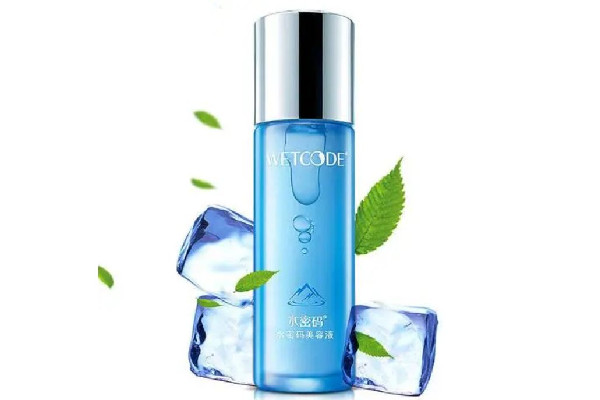 精華水可以直接用在臉上嗎 精華水用多少合適 精華水可以直接用在臉上嗎 精華水用多少合適