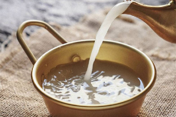 糯米酒有點(diǎn)酸還能喝嗎 糯米酒發(fā)酸有什么辦法補(bǔ)救 糯米酒有點(diǎn)酸還能喝嗎 糯米酒發(fā)酸有什么辦法補(bǔ)救