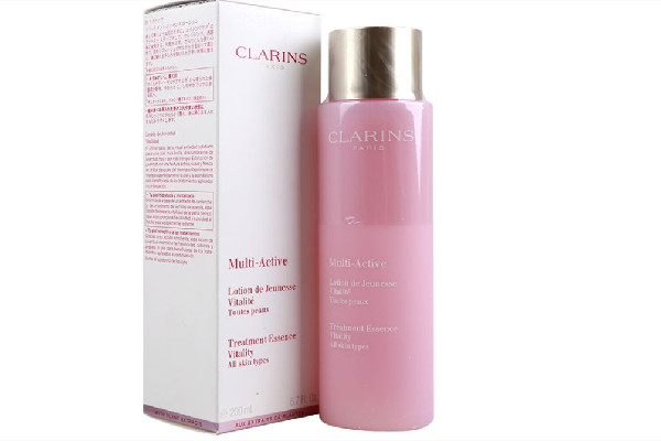 精華水可以直接用在臉上嗎 精華水用多少合適 精華水可以直接用在臉上嗎 精華水用多少合適